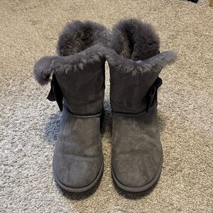 UGG Daelynn Grey Boots - size 8
